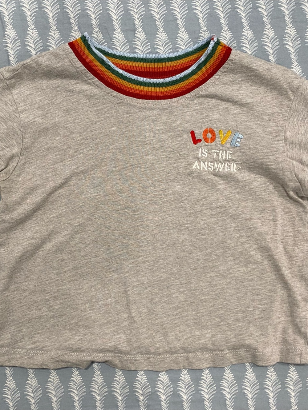 Tiny Whales LA⚡️Girls Light Gray Short-Sleeve Crop Tee with Rainbow Knit Collar